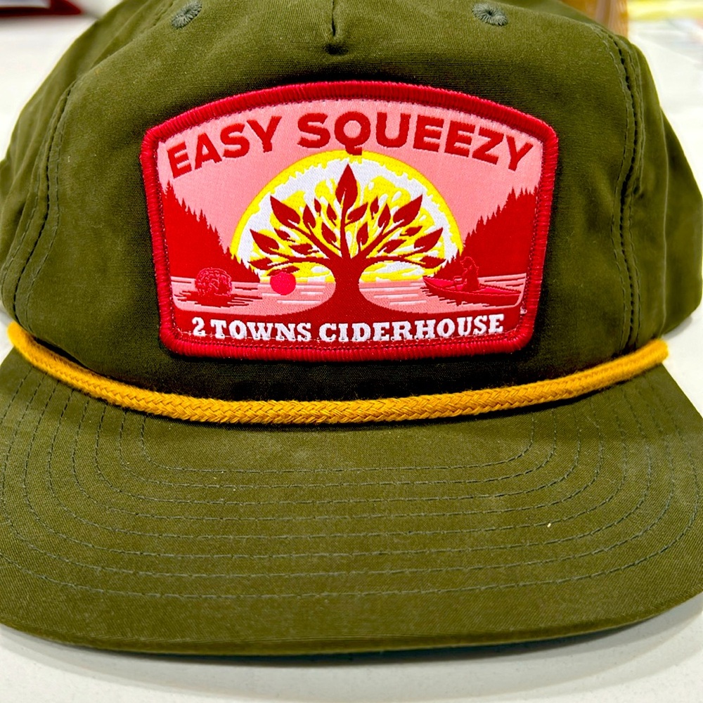 Two towns cider cap new without tags